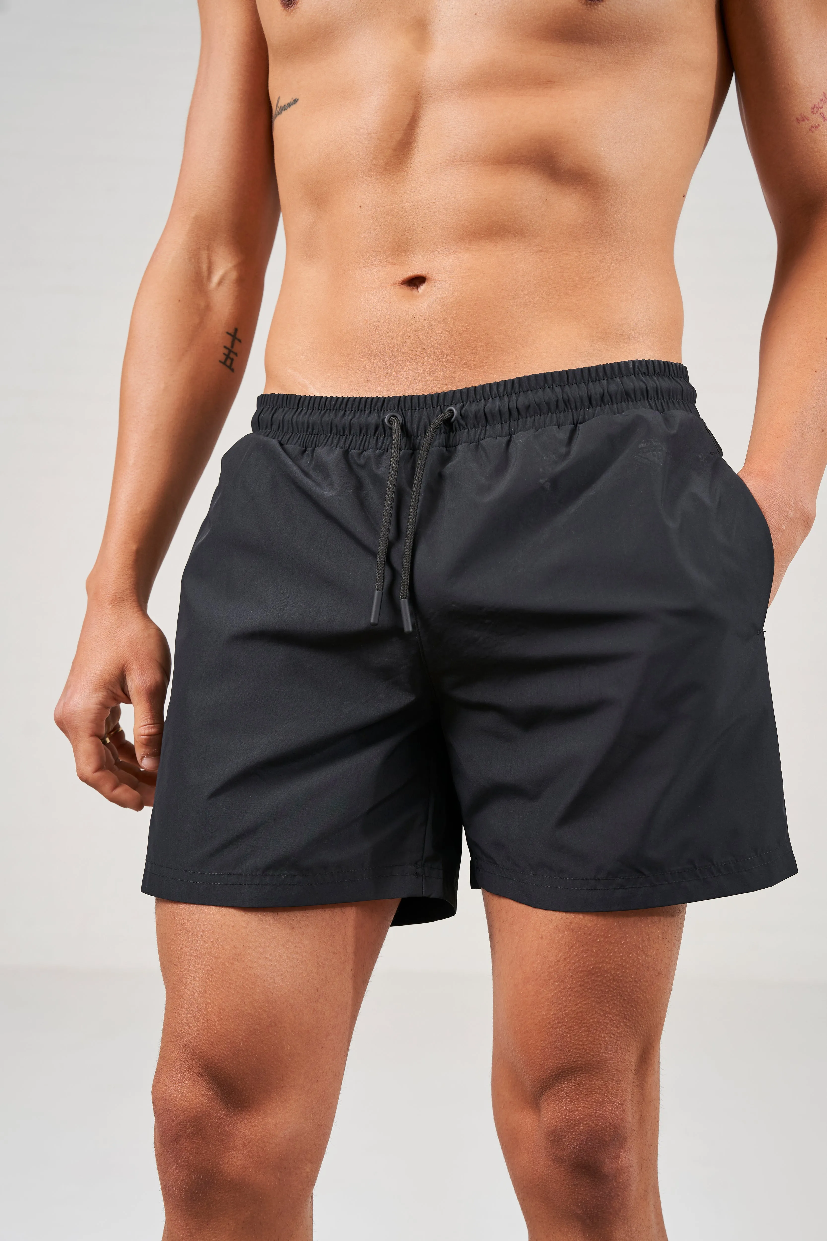 WATER REACTIVE EMBLEM SWIM SHORTS - BLACK